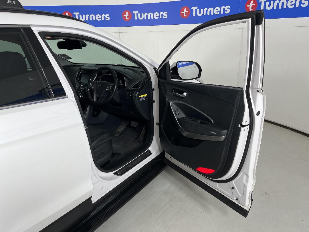 Photo '15' of Hyundai Santa FE Photo '15' of Hyundai Santa FE