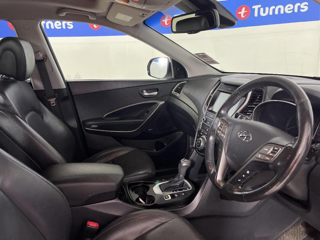 Photo '16' of Hyundai Santa FE Photo '16' of Hyundai Santa FE