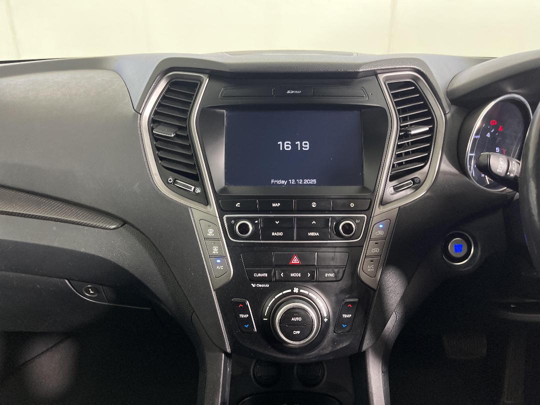 Photo '18' of Hyundai Santa FE Photo '18' of Hyundai Santa FE