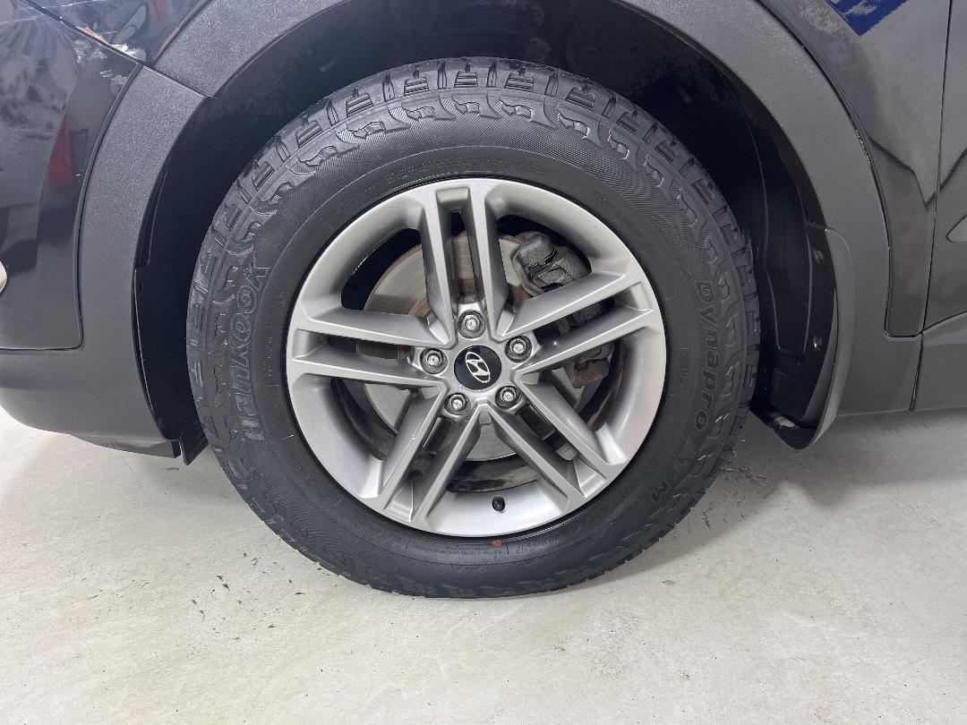 Photo '10' of Hyundai Santa FE