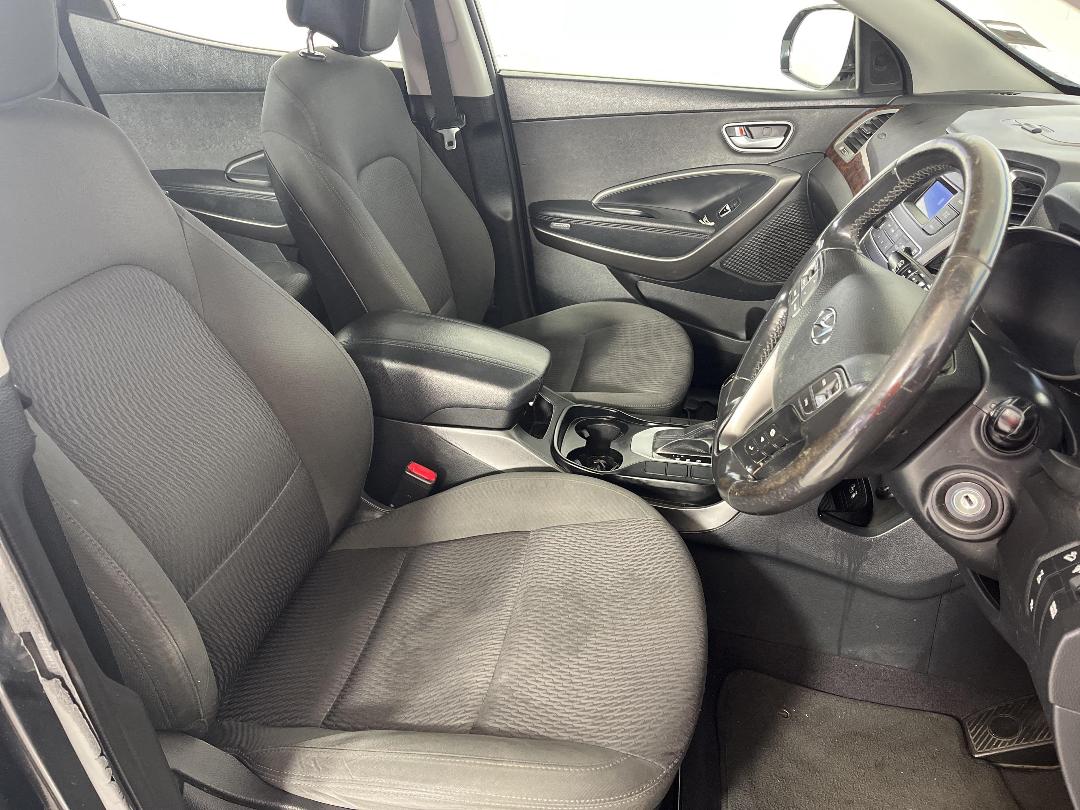 Photo '16' of Hyundai Santa FE