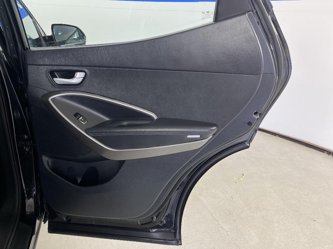 Photo '19' of Hyundai Santa FE