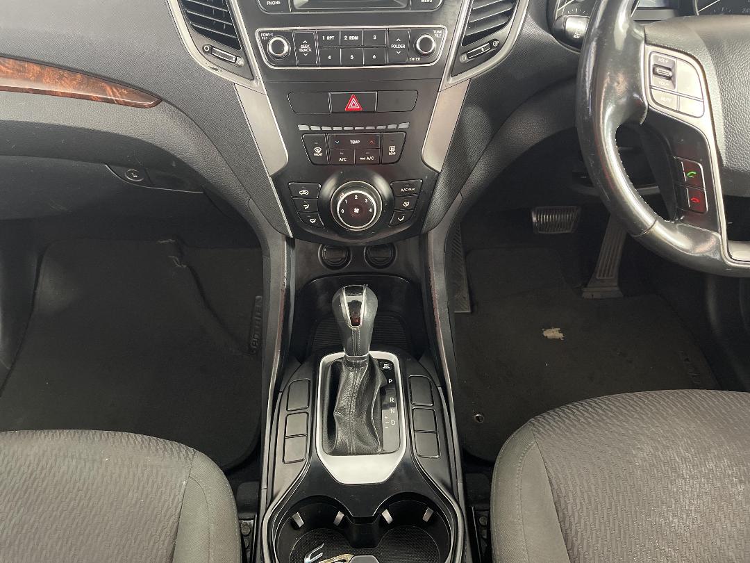 Photo '18' of Hyundai Santa FE