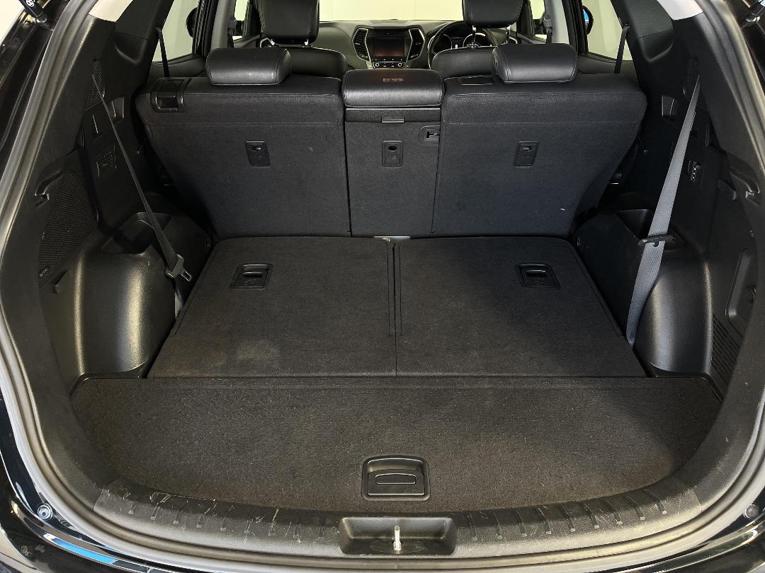 Photo '14' of Hyundai Santa FE