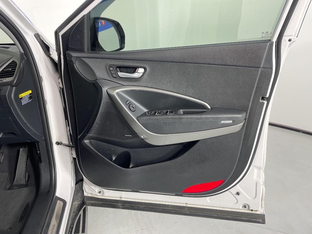 Photo '15' of Hyundai Santa FE Photo '15' of Hyundai Santa FE