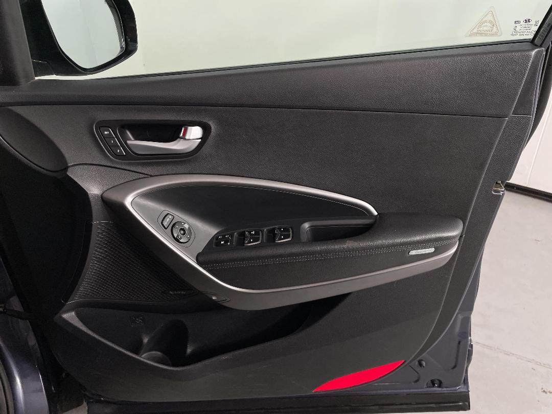 Photo '15' of Hyundai Santa FE