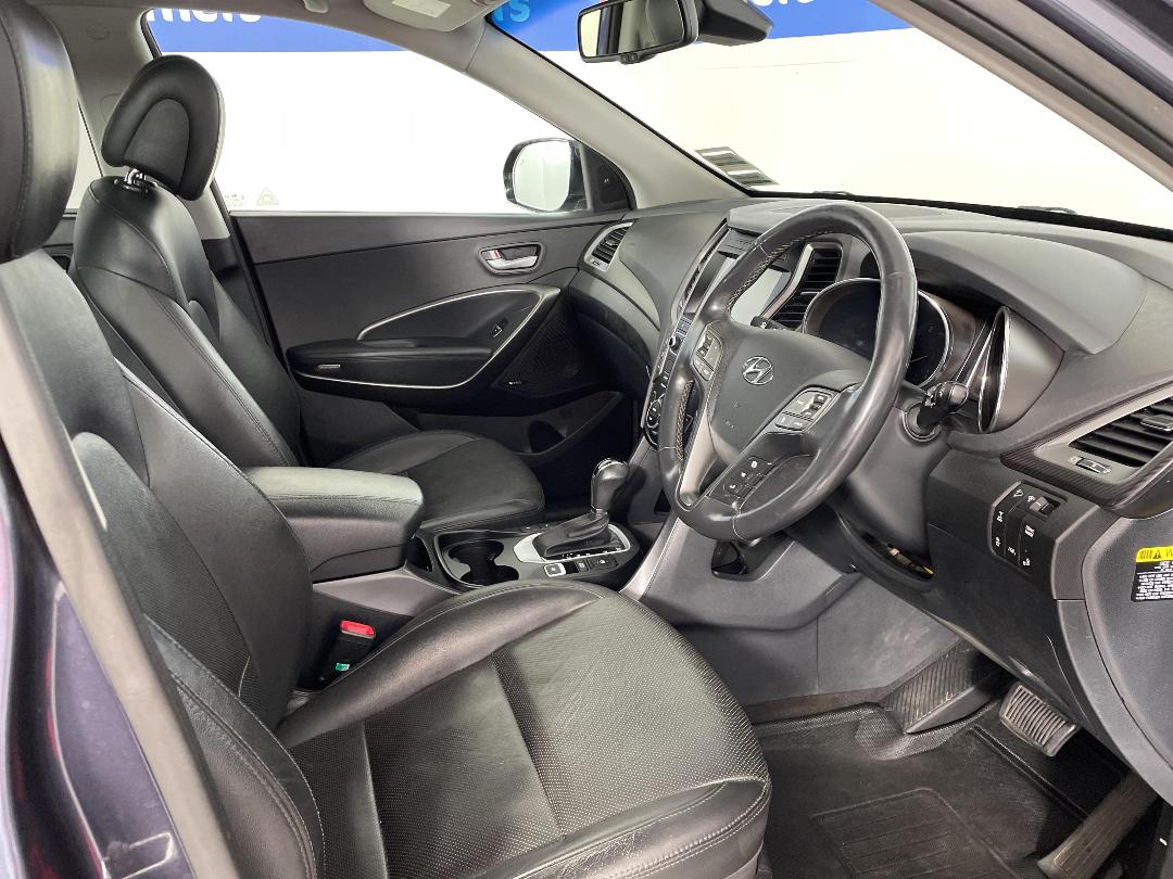 Photo '16' of Hyundai Santa FE