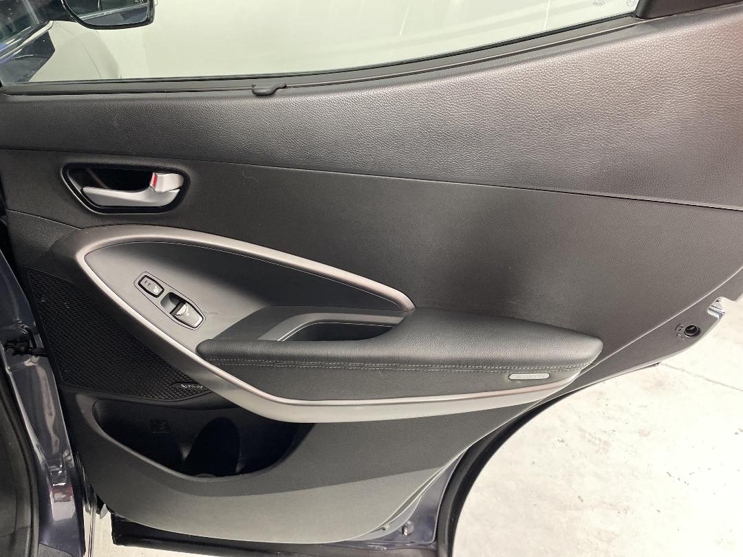 Photo '19' of Hyundai Santa FE