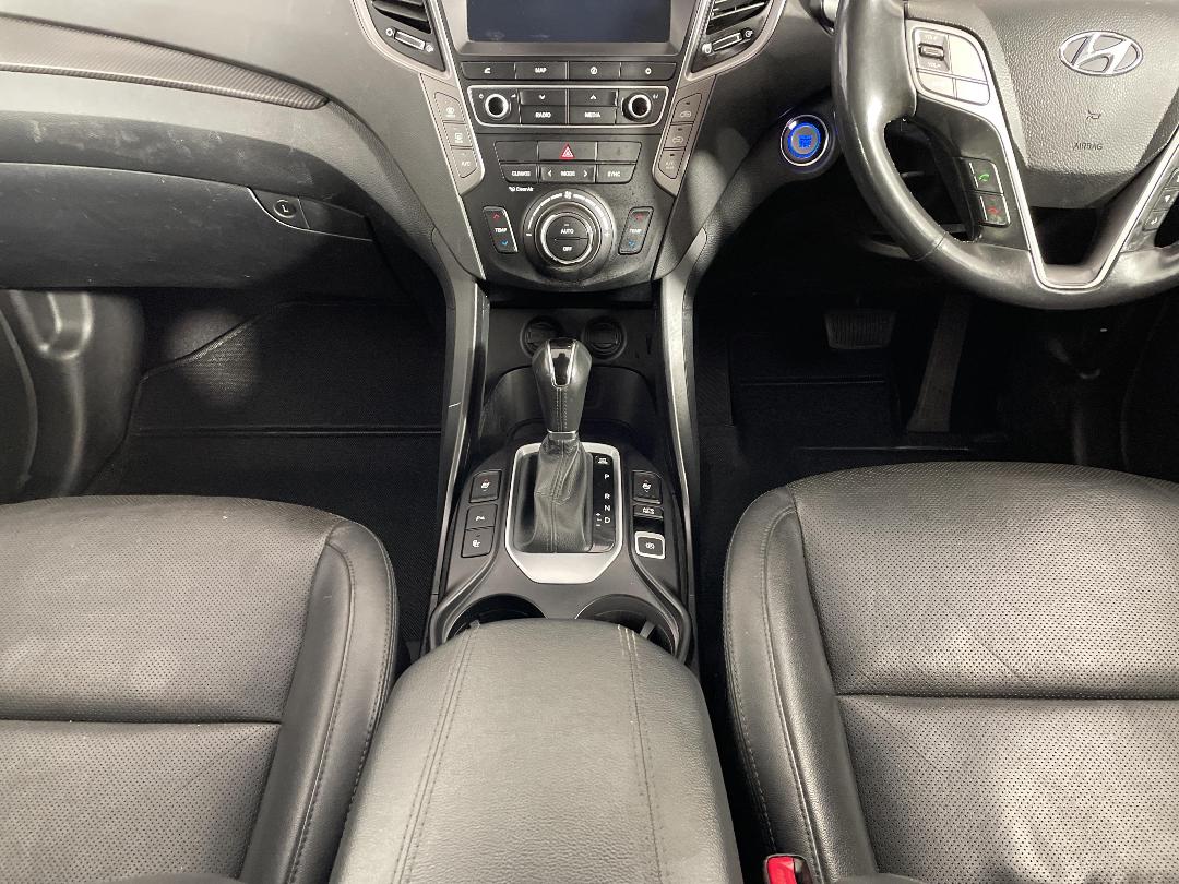 Photo '18' of Hyundai Santa FE