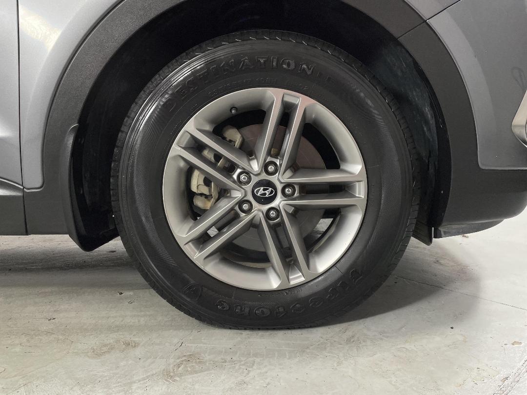 Photo '9' of Hyundai Santa FE