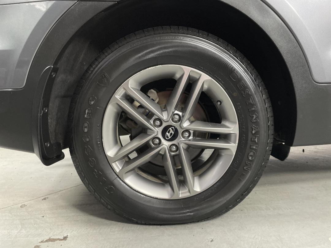 Photo '12' of Hyundai Santa FE