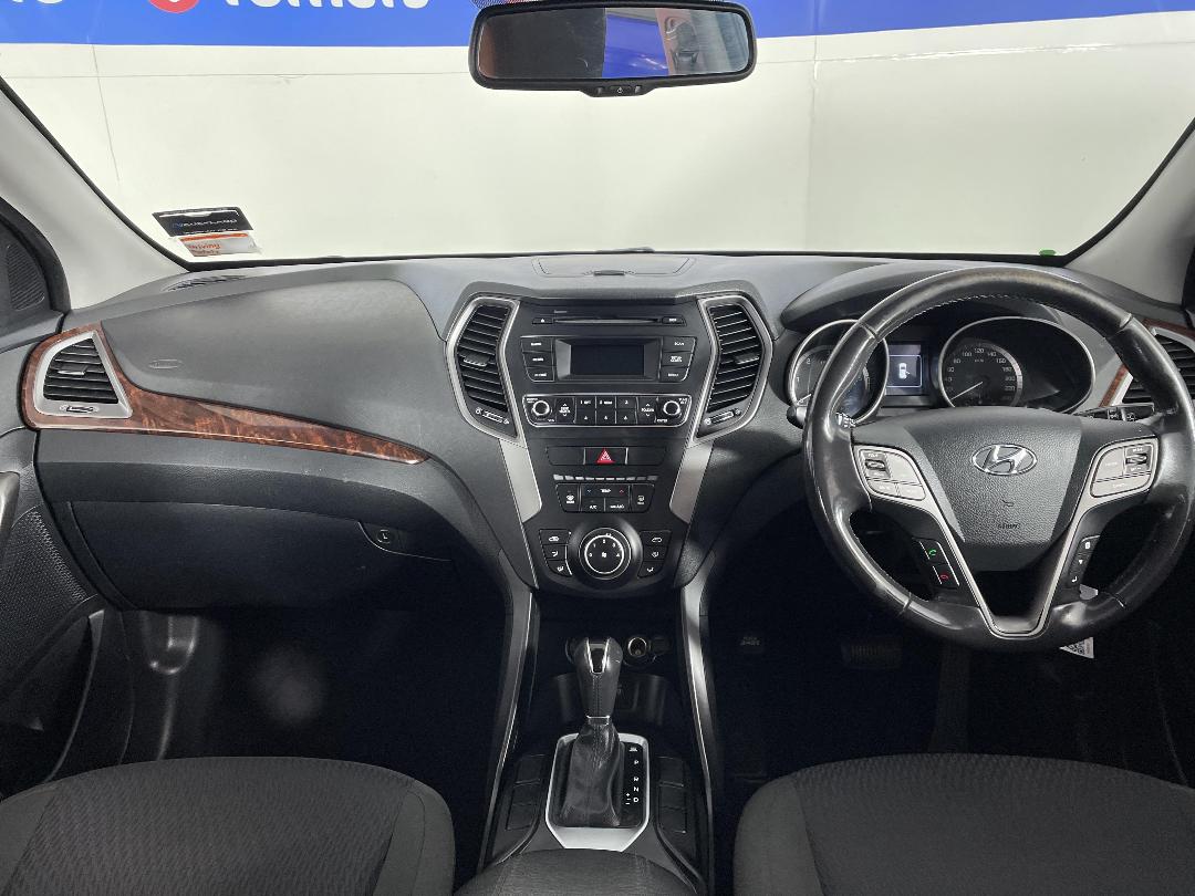 Photo '17' of Hyundai Santa FE