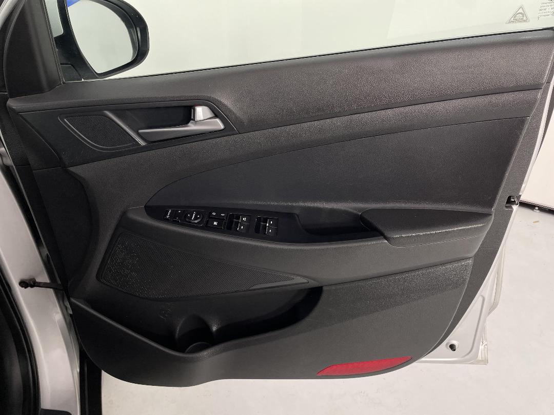 Photo '15' of Hyundai Tucson Photo '15' of Hyundai Tucson