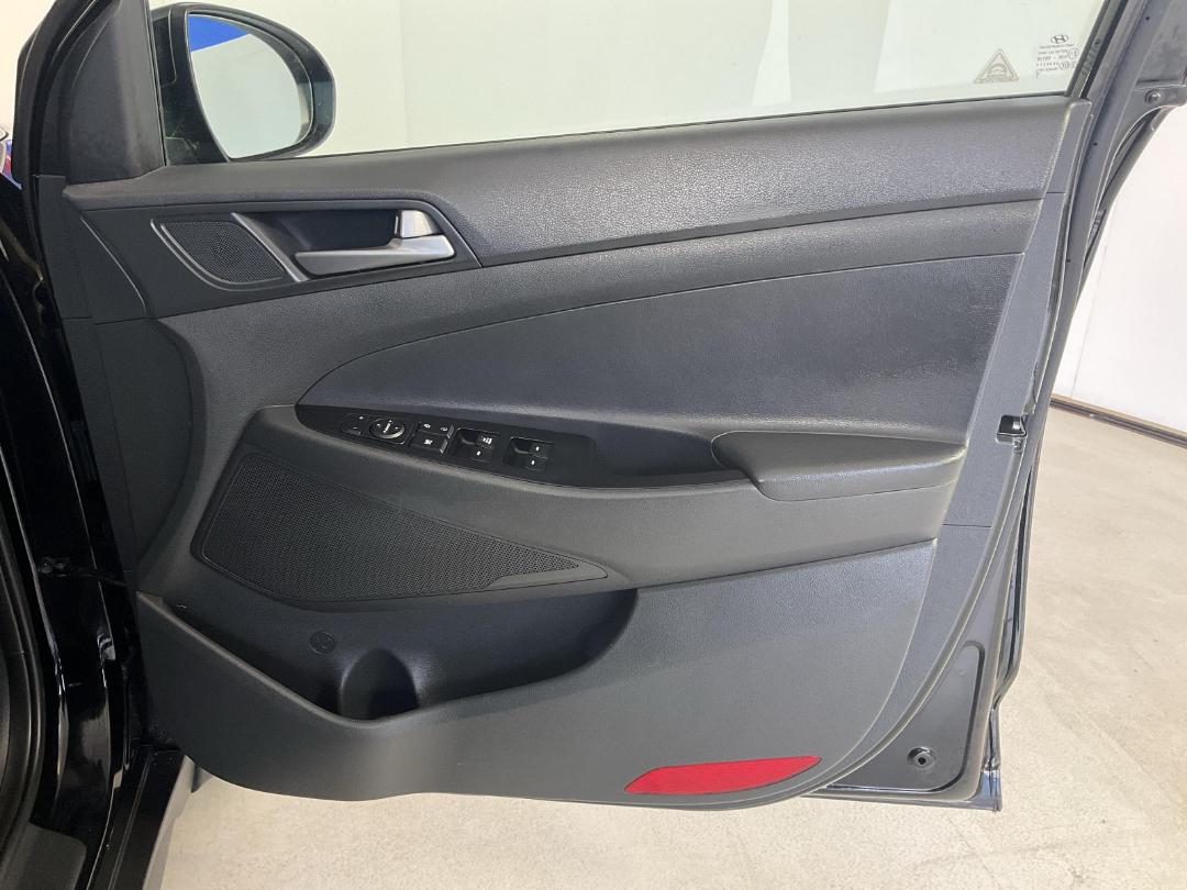 Photo '15' of Hyundai Tucson Photo '15' of Hyundai Tucson