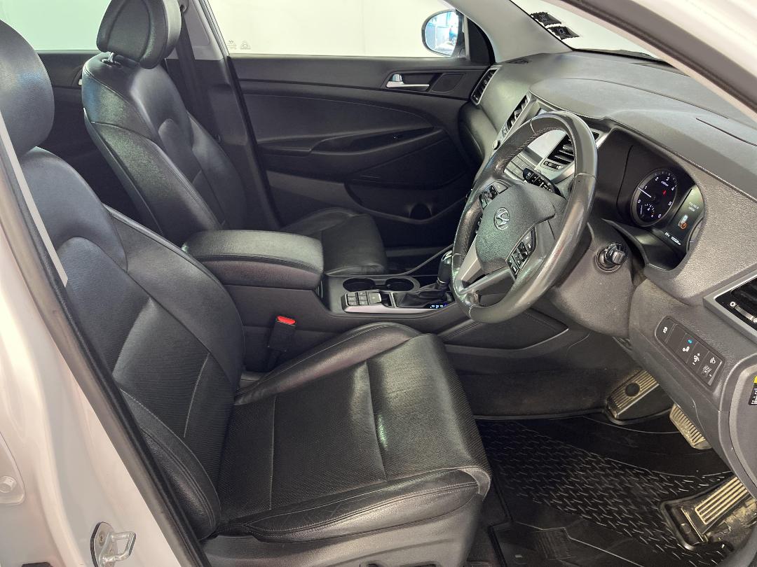 Photo '16' of Hyundai Tucson Photo '16' of Hyundai Tucson