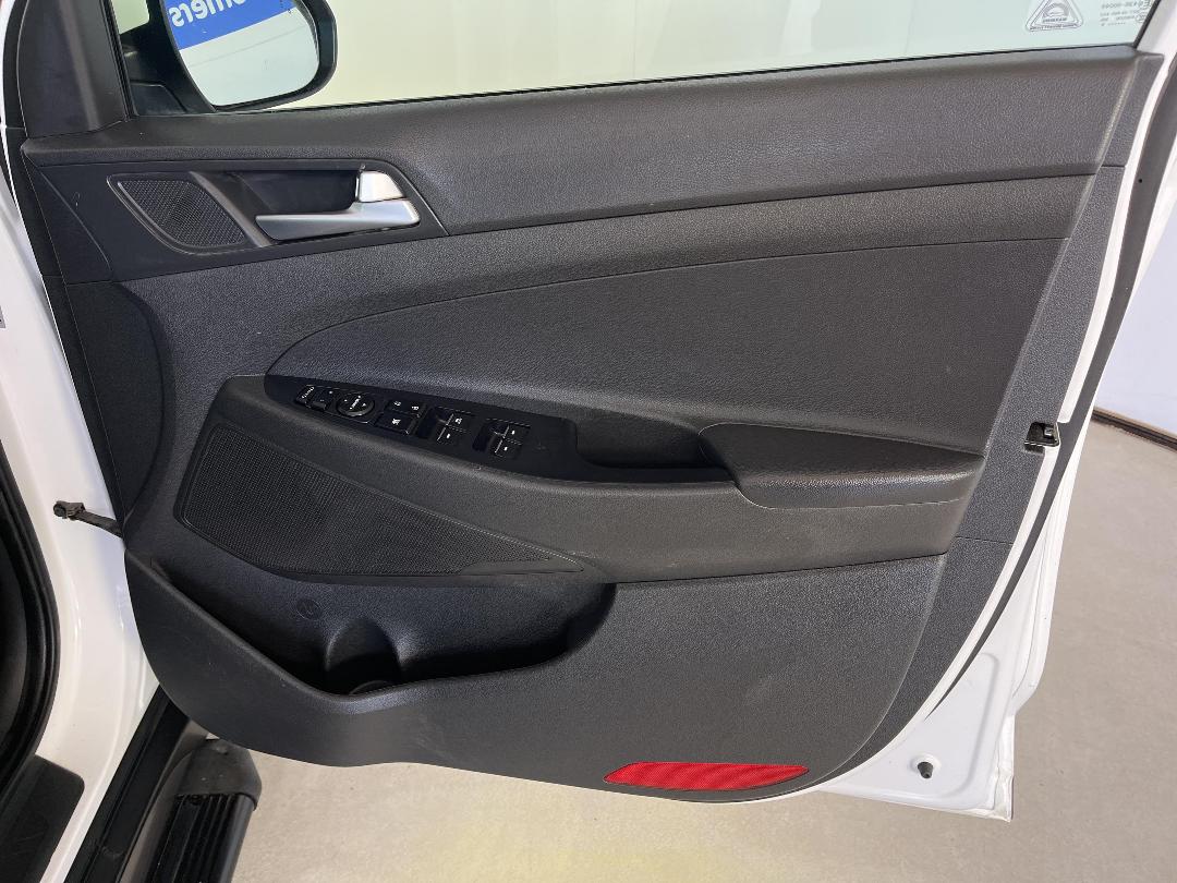 Photo '15' of Hyundai Tucson Photo '15' of Hyundai Tucson