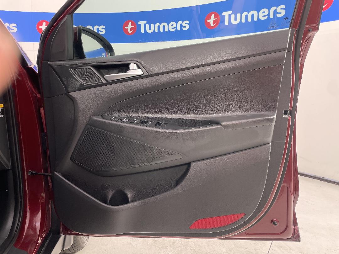 Photo '15' of Hyundai Tucson Photo '15' of Hyundai Tucson