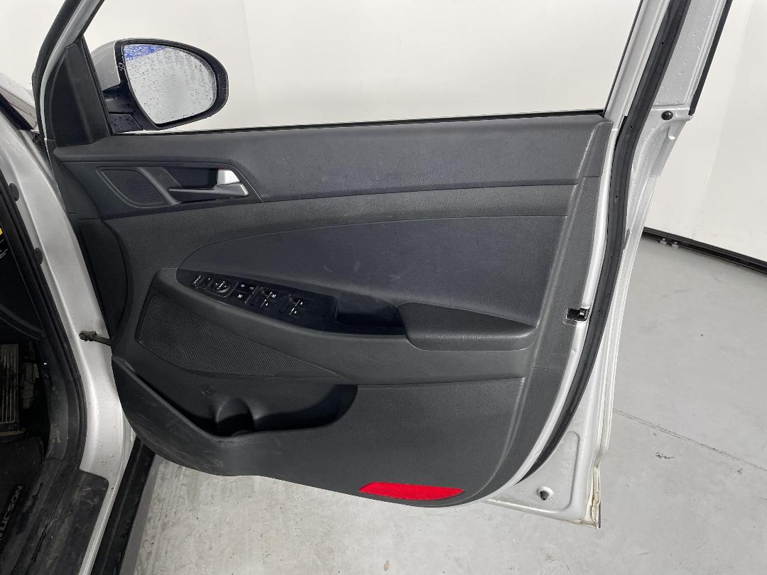 Photo '15' of Hyundai Tucson