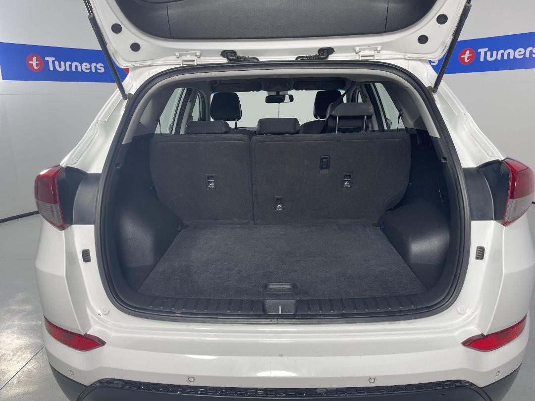 Photo '14' of Hyundai Tucson Photo '14' of Hyundai Tucson