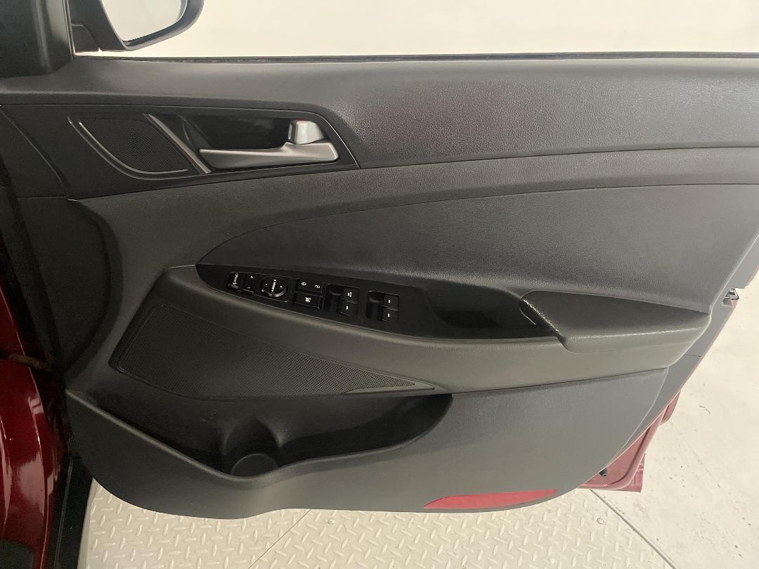 Photo '15' of Hyundai Tucson