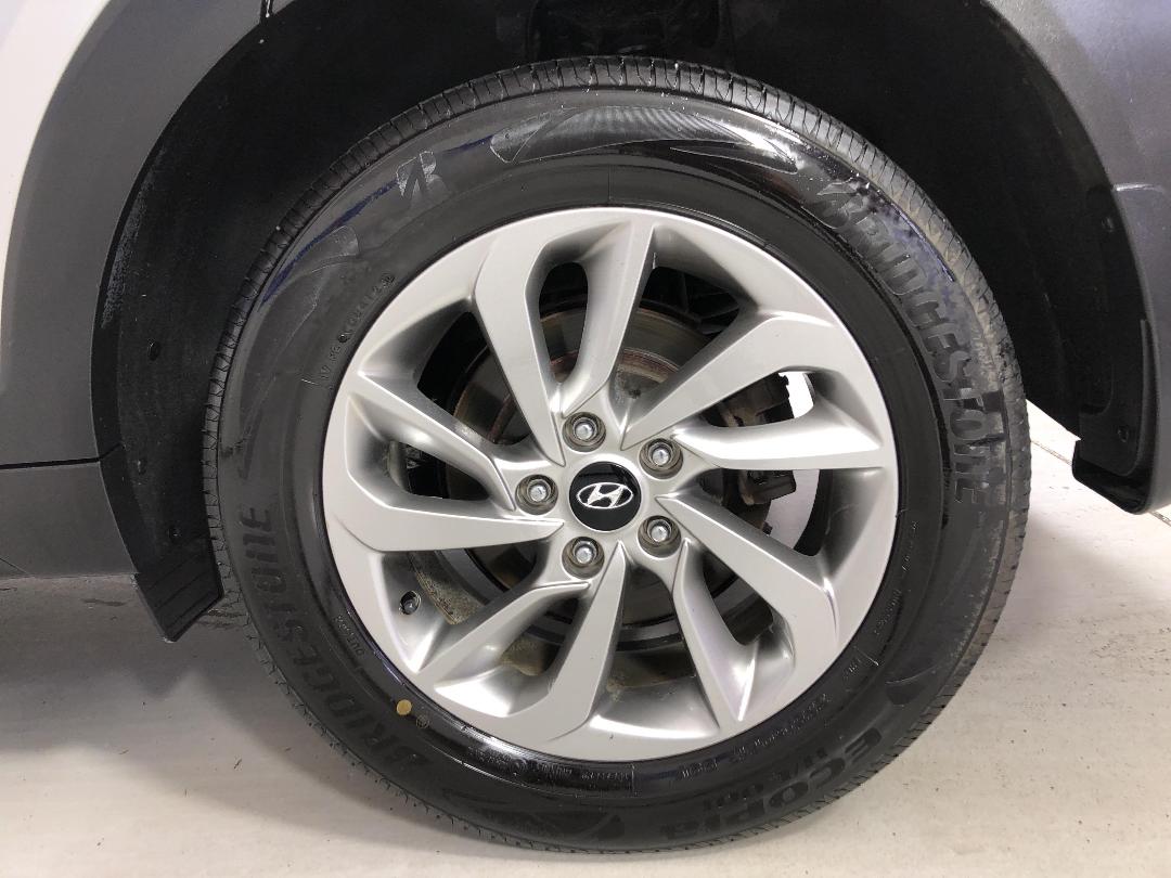 Photo '11' of Hyundai Tucson Photo '11' of Hyundai Tucson