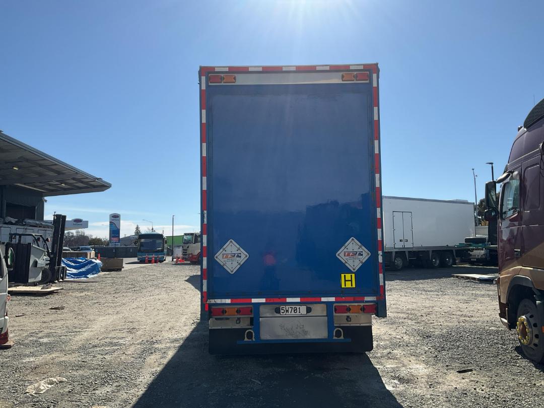 Photo '9' of International 9870 SFA Curtainsider Photo '9' of International 9870 SFA Curtainsider