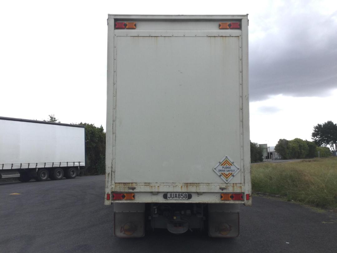 Photo '5' of Isuzu C Series CYJ530 AMT Curtainsider