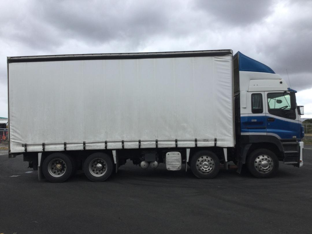 Photo '3' of Isuzu C Series CYJ530 AMT Curtainsider