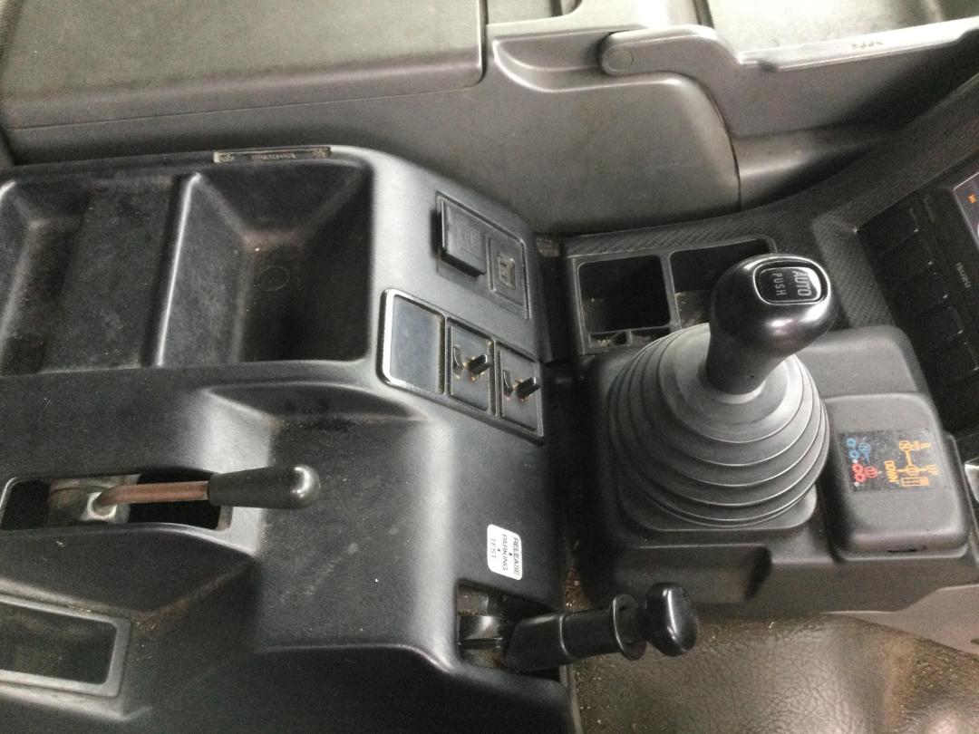 Photo '16' of Isuzu C Series CYJ530 AMT Curtainsider