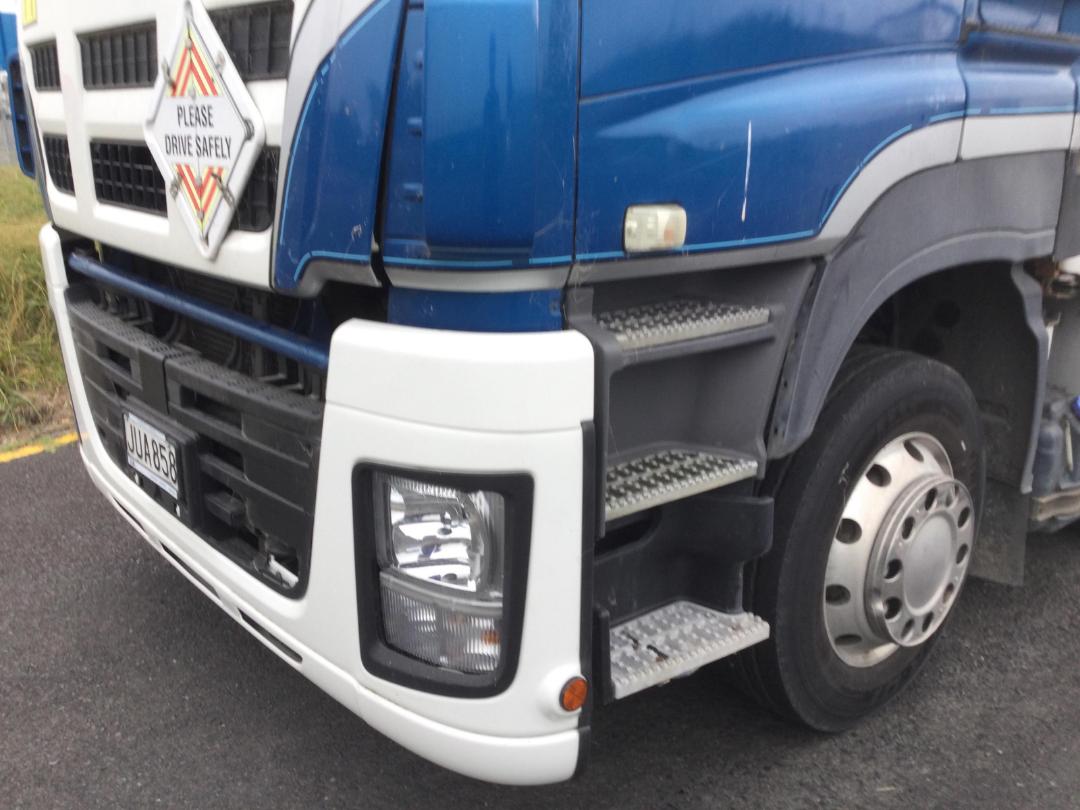 Photo '22' of Isuzu C Series CYJ530 AMT Curtainsider