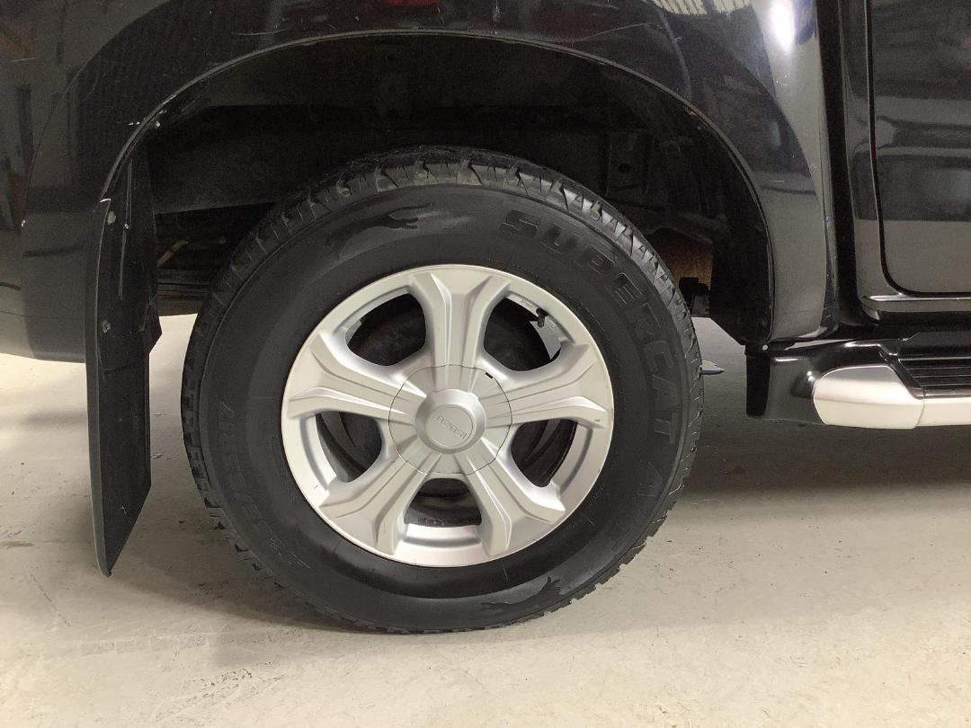 Photo '12' of Isuzu D-MAX