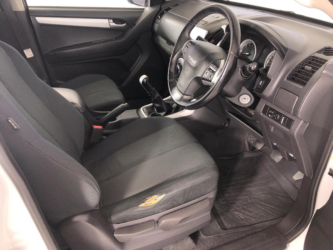 Photo '16' of Isuzu D-MAX Photo '16' of Isuzu D-MAX