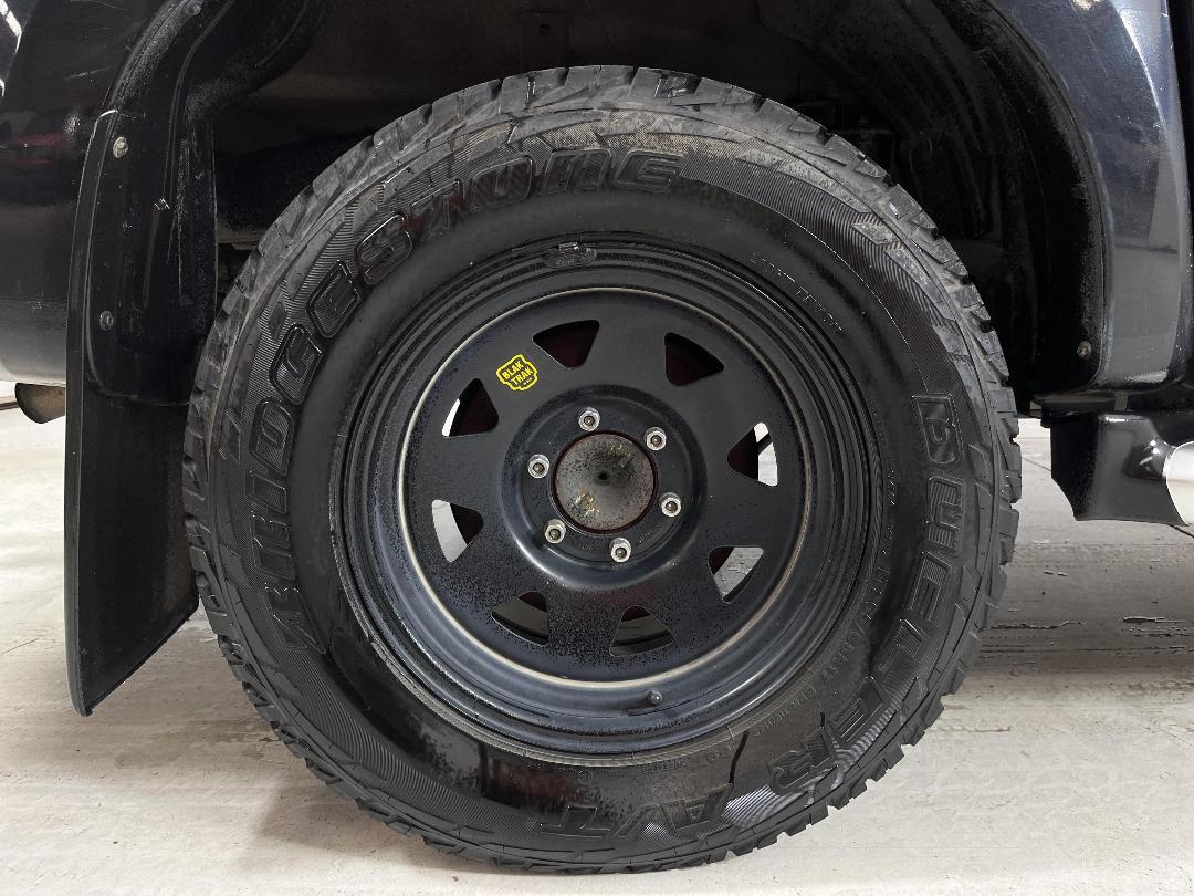 Photo '12' of Isuzu D-MAX