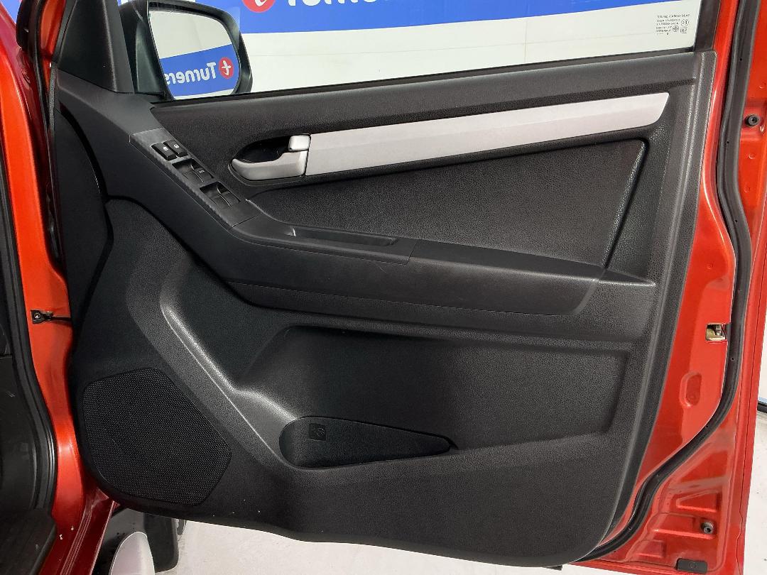 Photo '15' of Isuzu D-MAX Photo '15' of Isuzu D-MAX