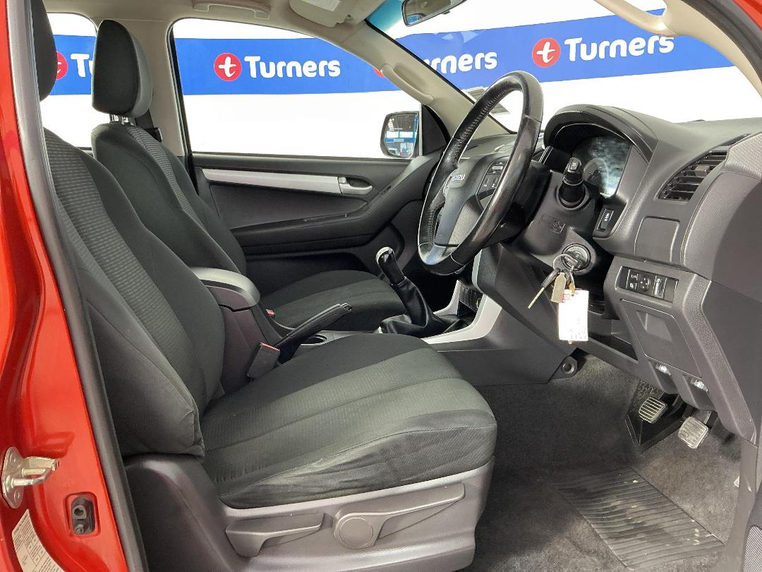 Photo '16' of Isuzu D-MAX Photo '16' of Isuzu D-MAX