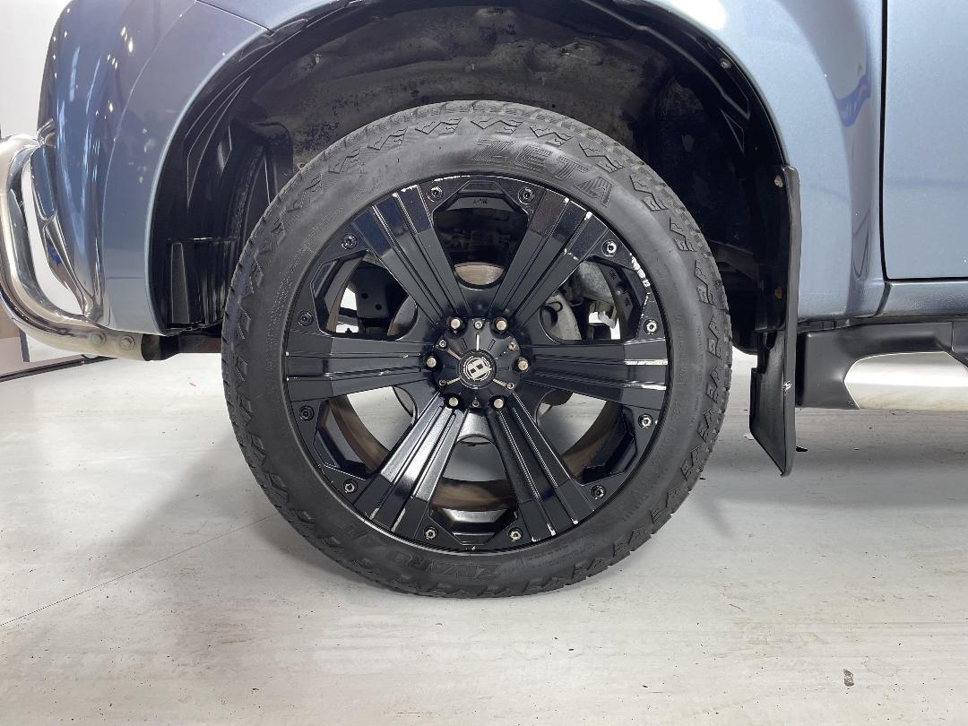 Photo '10' of Isuzu D-MAX