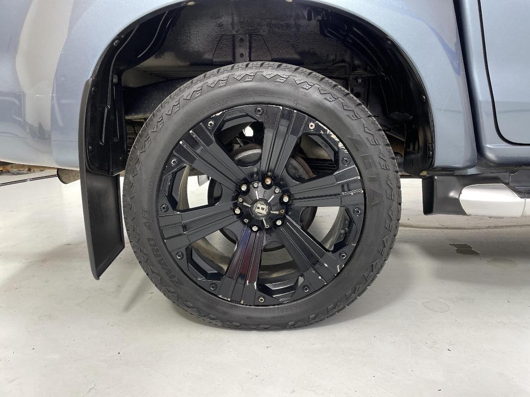 Photo '12' of Isuzu D-MAX