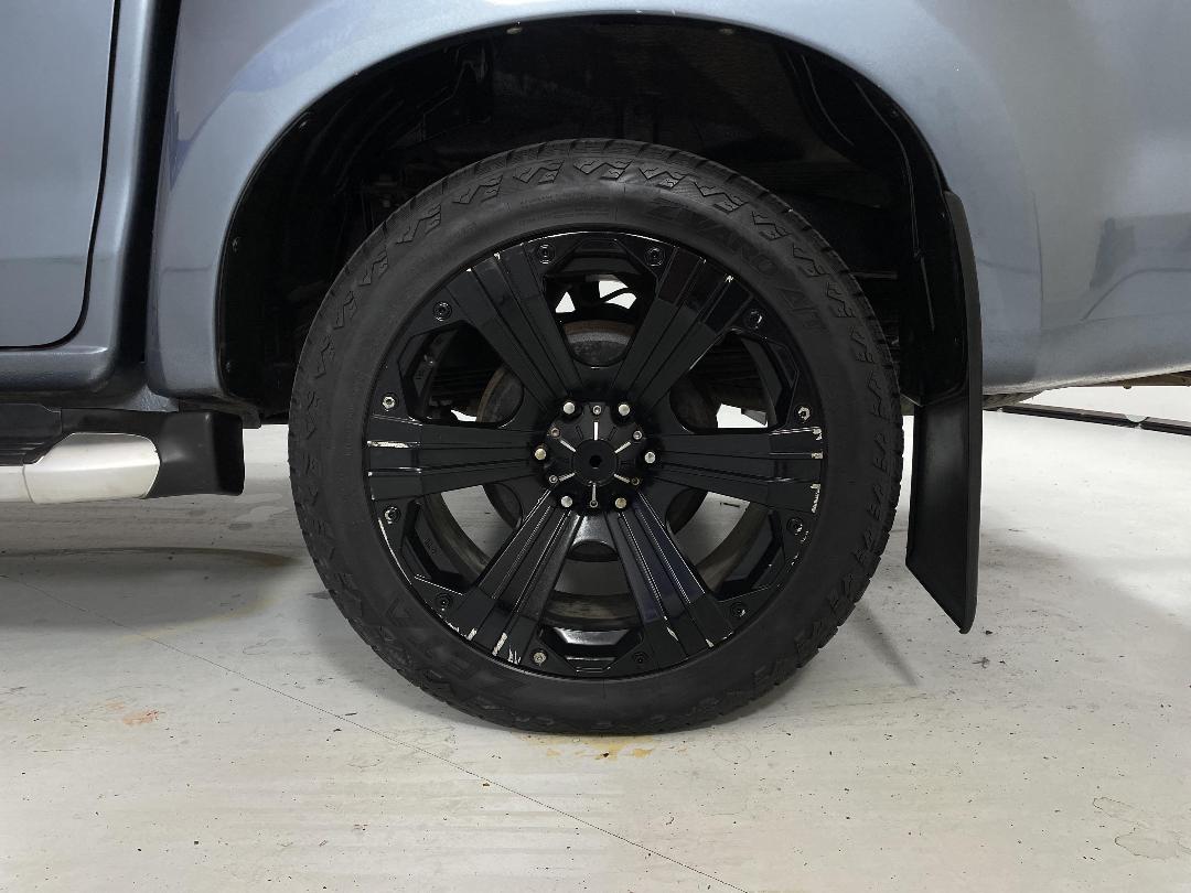 Photo '11' of Isuzu D-MAX