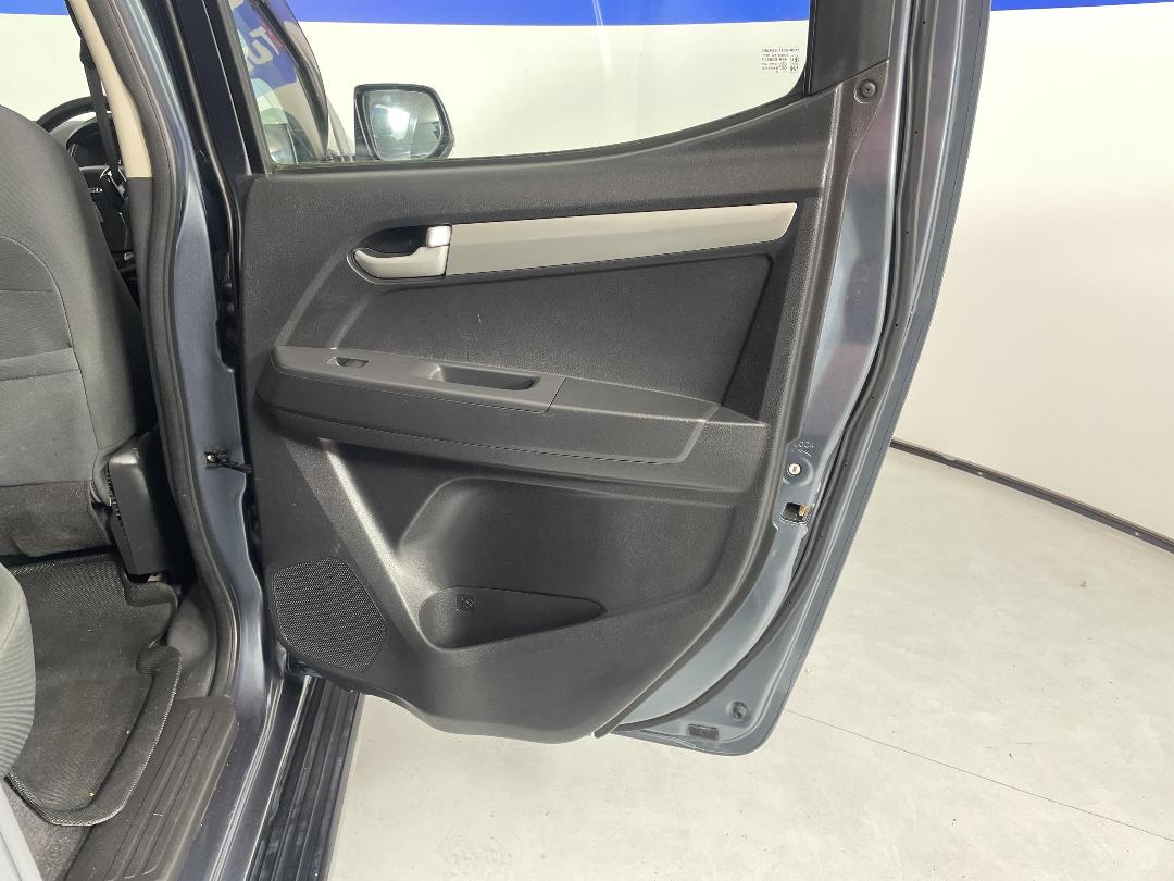 Photo '19' of Isuzu D-MAX