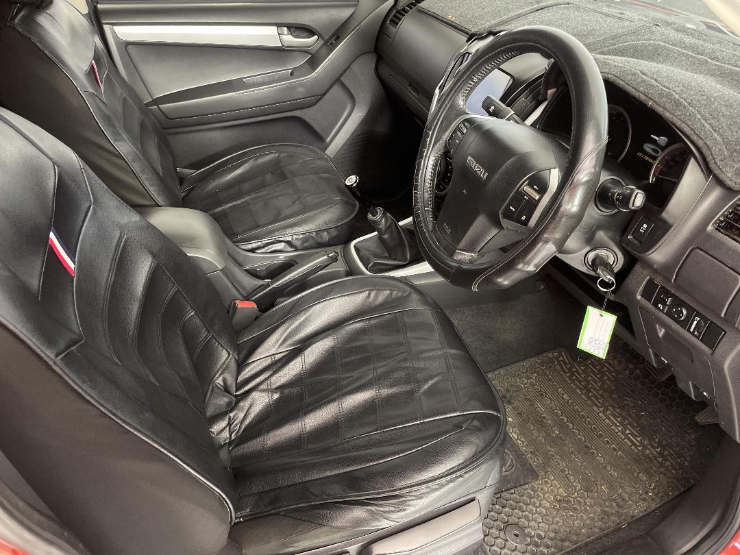 Photo '16' of Isuzu D-MAX Photo '16' of Isuzu D-MAX