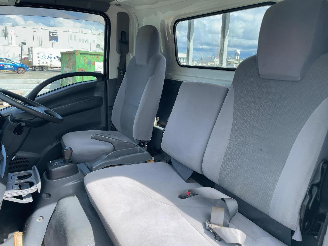 Photo '18' of Isuzu ELF NPS85AR 3T Flat Deck