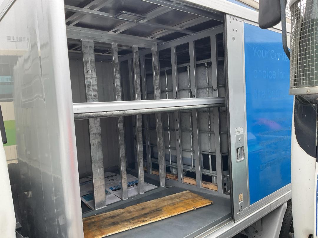 Photo '10' of Isuzu ELF Other Truck