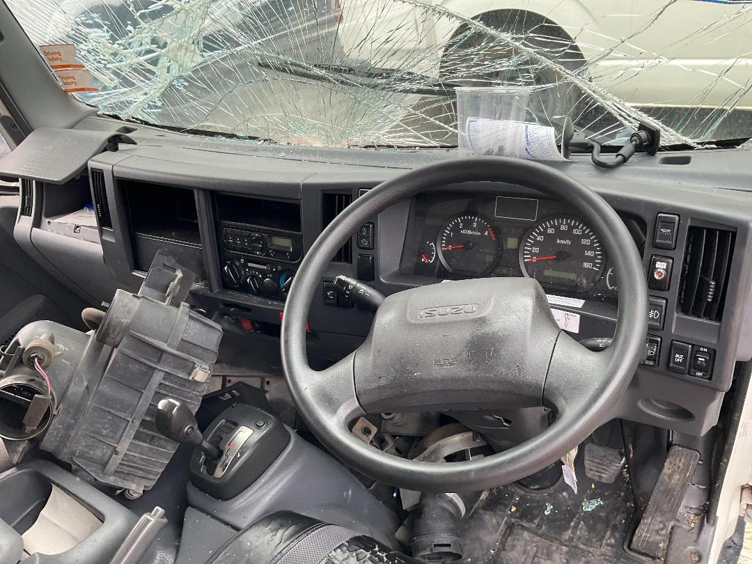 Photo '15' of Isuzu ELF Other Truck