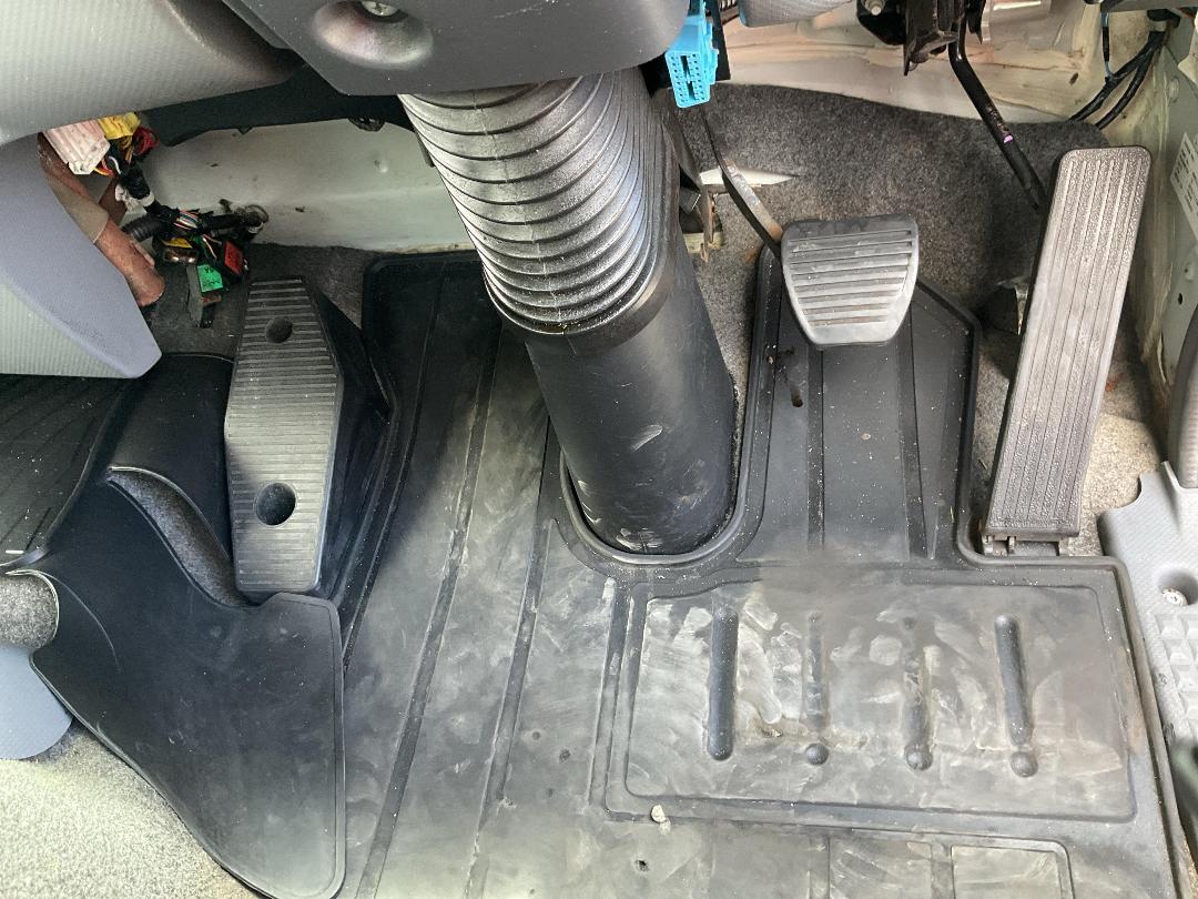 Photo '14' of Isuzu Forward Chiller