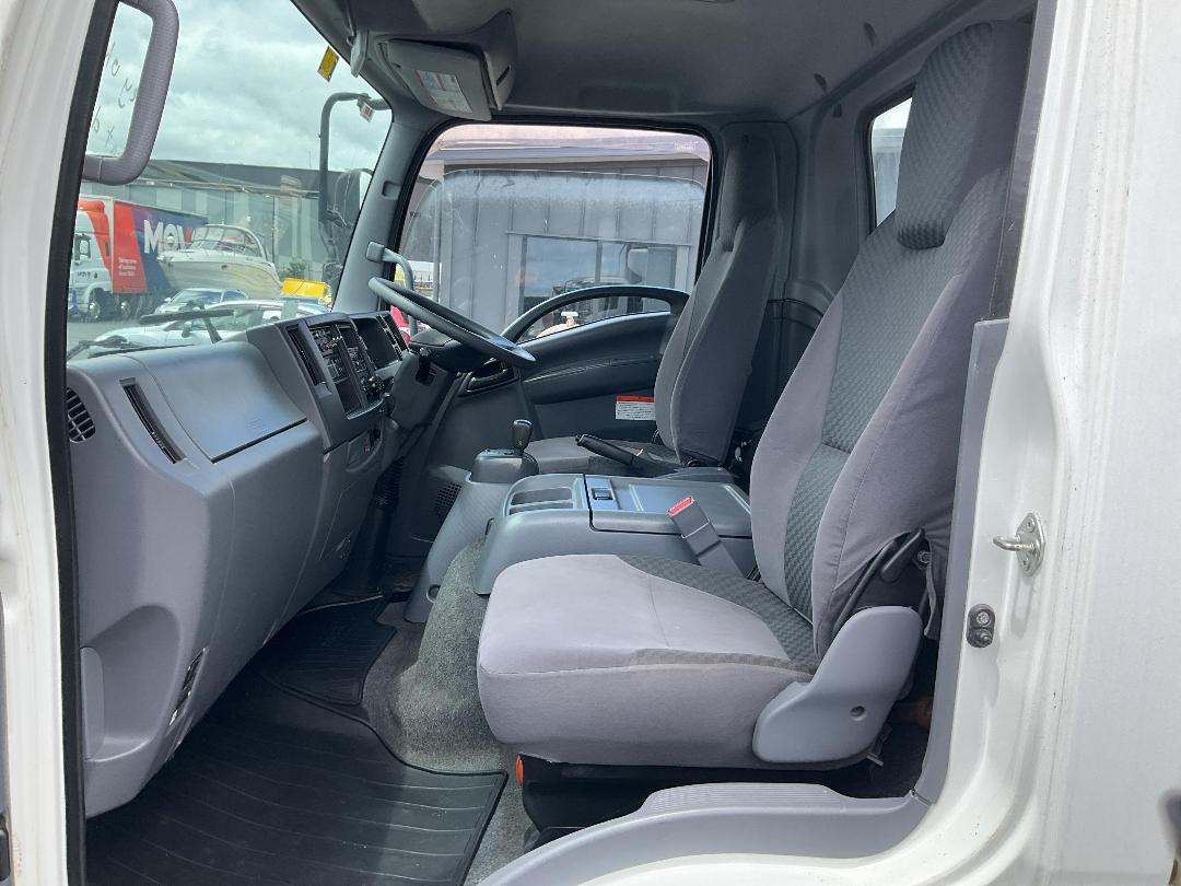 Photo '21' of Isuzu Forward Chiller