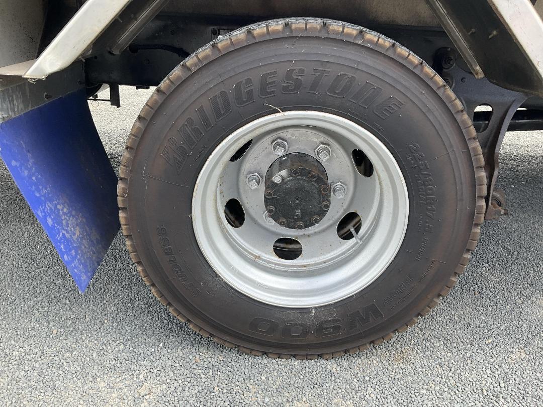 Photo '43' of Isuzu Forward Chiller