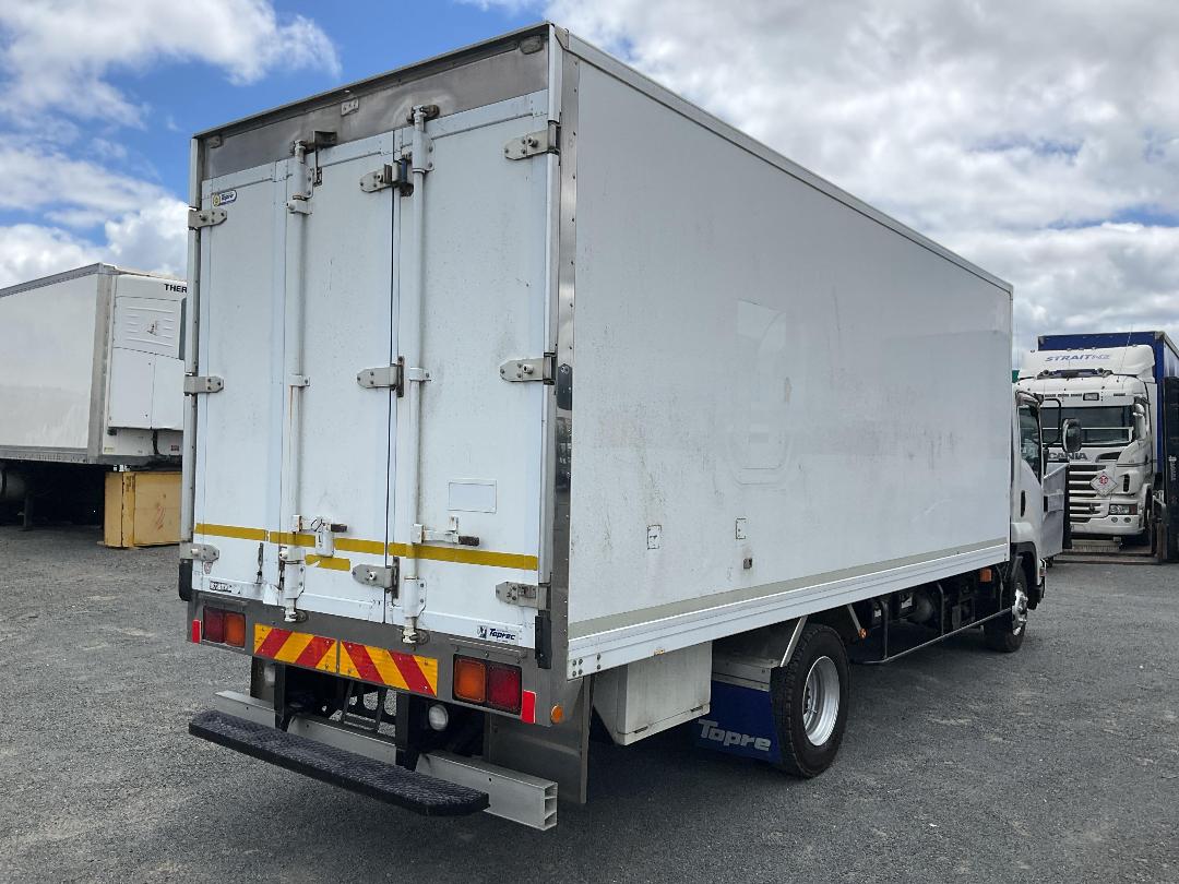 Photo '4' of Isuzu Forward Chiller