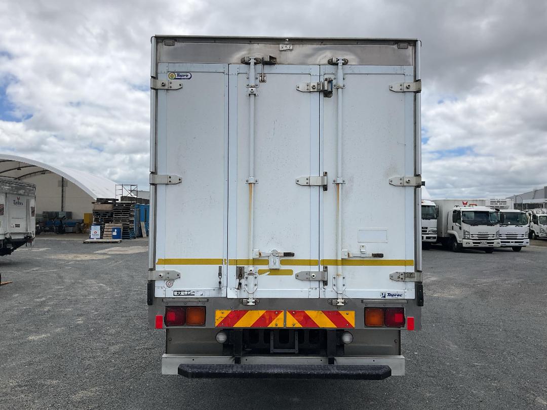 Photo '5' of Isuzu Forward Chiller