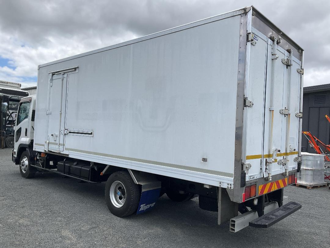 Photo '6' of Isuzu Forward Chiller