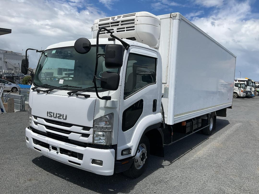 Photo '9' of Isuzu Forward BOX BODY Chiller